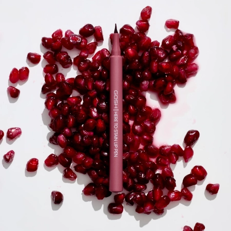 GOSH - Here To Stain Lip Pen - Langanhaltender Lippenkonturenstift in Stiftform - 008 Ruby Stain - 1ml