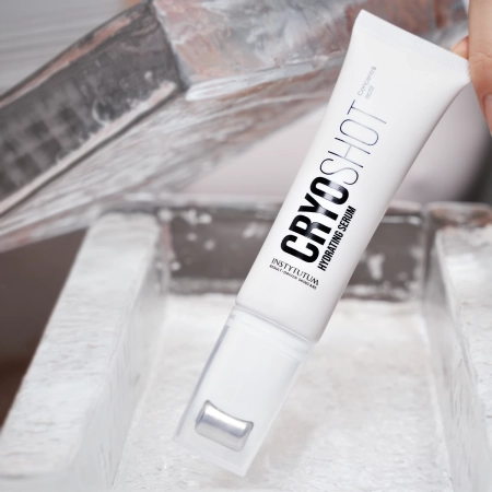 Instytutum - CRYOshot Hydrating Serum - Revitalisierendes Gesichtsserum - 30 ml 