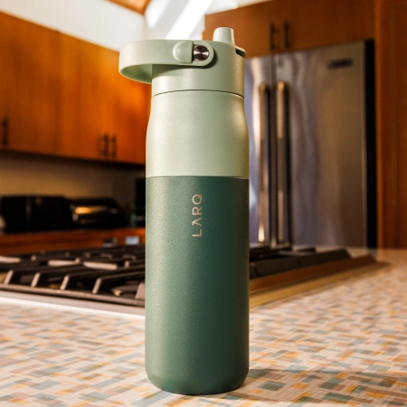 LARQ - Bottle PureVis 2 - Intelligente, selbstreinigende Filterflasche, UV-C Licht - Eucalyptus Green - 1L