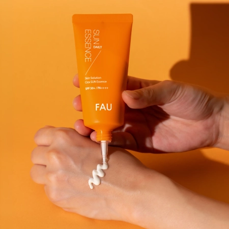 FAU - Skin Solution CICA Sun Essence SPF50+/PA++++ - Beruhigende Sonnenschutz-Essenz - 50g