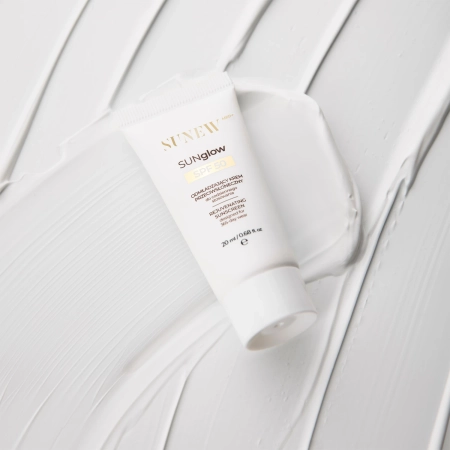 SunewMed+ - SUNglow SPF50 Verjüngende Sonnencreme fürs Gesicht – 20 ml