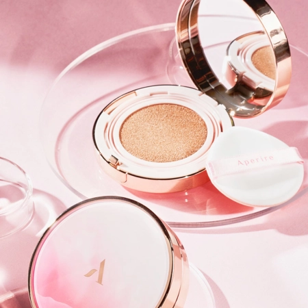 Aperire - Day Dream Cover Cushion SPF50+/PA++++ - 02 Warm Vanilla - Deckende Foundation in einem Kissen - 13 g