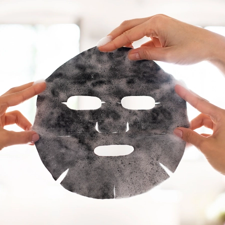 PIBU Beauty - Bubbling Charcoal Mask - Reinigende Tuchmaske fürs Gesicht - 27ml