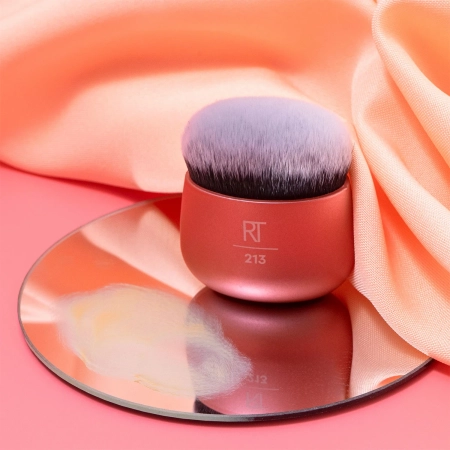 Real Techniques – Foundation Blender – Kabuki-Pinsel für Foundation – 1 Stk.