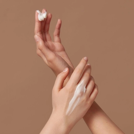 BasicLab - Famillias - Feuchtigkeitsspendende Handcreme - 75ml