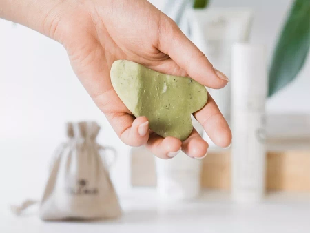 Polemika - Jade Gua Sha Platte für Gesichts- und Halsmassage